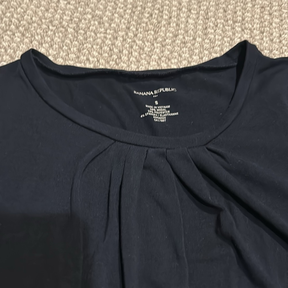Banana republic navy blue long sleeve shirt with ruched front detail